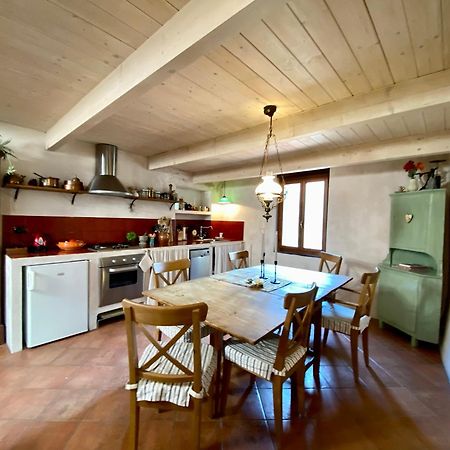 Iconic Italian Townhouse W Rooftop Terrace & Mountain View, Pigna Eksteriør bilde
